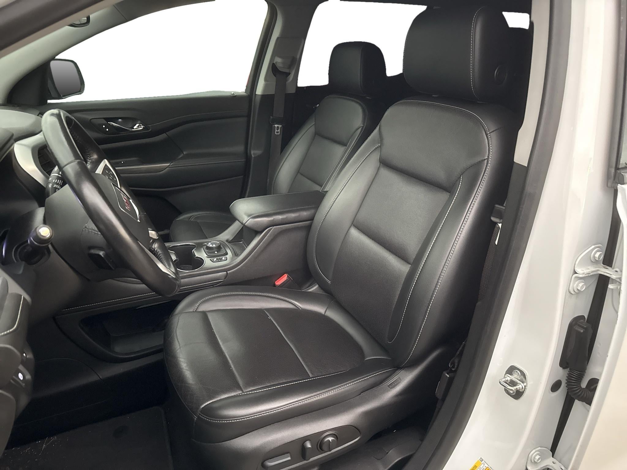 2022 GMC Acadia SLT