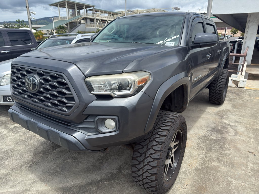 2017 Toyota Tacoma SR5 Double Cab 4x4 V6 Auto Short Bed's photo
